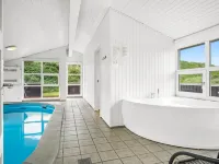 "Larisa" - 250m from the Sea Hotels in Saltum
