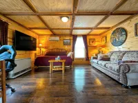 Yellowstone Treasure Guesthouses on the River