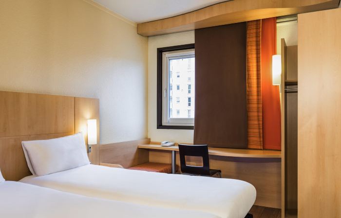 Ibis Paris Pont de Suresnes
