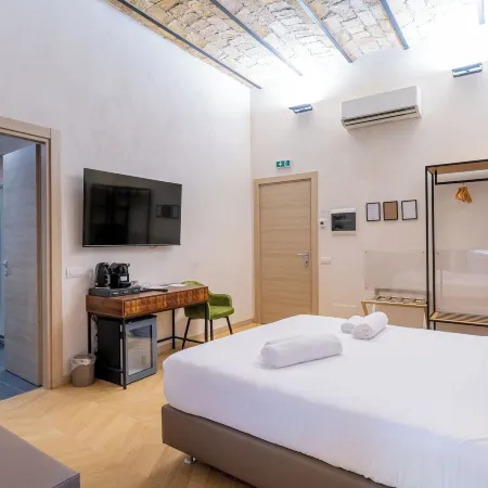 Urban Vatican Rooms 2