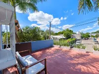 Casa Ekinox Hoteles cerca de Centro Comercial Altabrisa