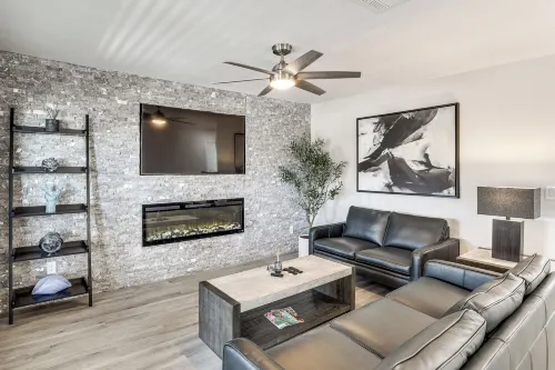 1 Mi to Unlv & Strip! Modern Vegas Condo - Apartment