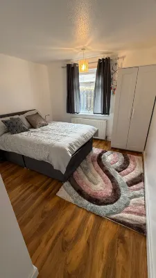 Erskine - House - Sleeps 4 - Parking - River Side - 2 estrellas