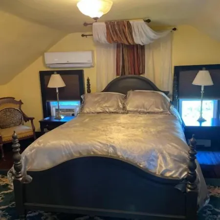 Hillcrest Bed and Breakfast