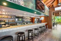 Best Western Plus Belize Biltmore Plaza - Quầy bar