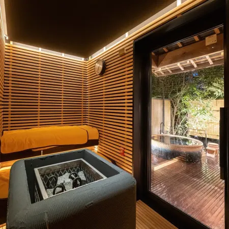 Hotel Parens Onoya