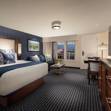Hyannis Harbor Hotel