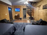 步道起點河畔小屋 - 木屋
