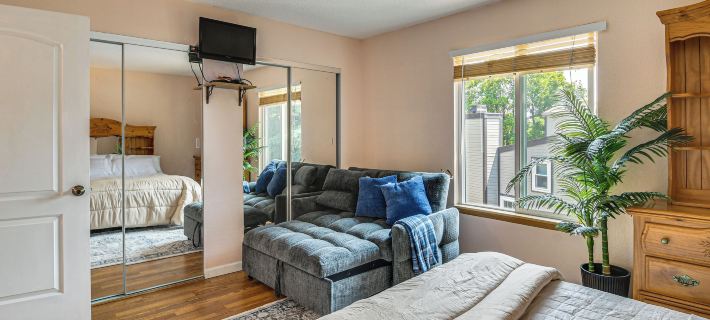 3 Mi to Old Town Arvada! Family Townhome w/ Patio Hotels in Arvada
