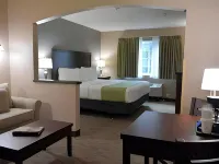 FairBridge Inn & Suites DuPont - Parkplatz