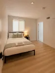 Luxe Ensuite near USC-Shared Home - Hostels