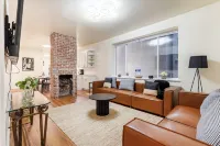 Big & Beautiful 6 Bedroom 2.5 Bath - Kitchens