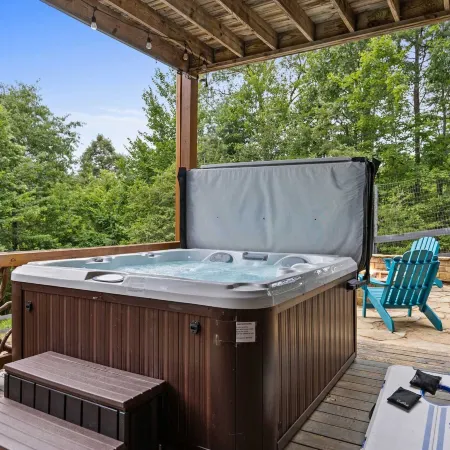 EZ Come EZ Geaux - Stunning Mtn Views - Hot Tub