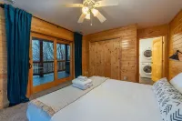 18 Hole Golf - Views For Miles - Hot Tub - Theater - 3-Star