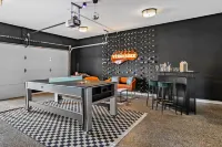 5 Mins to DT Gameroom Balcony Karaoke Sleeps 10 - Holiday Apartments