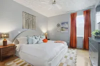 Golf Sim Theater Games Walk to Beach Sleeps 28 - Bungalows