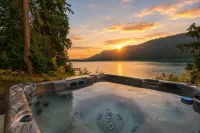 Alpine Lake Escape on Fish Lake 3 Bedroom Home by NW Comfy Cabins by RedAwning - Alppimaja