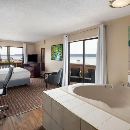 Ramada by Wyndham Campbell River