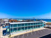 Boardwalk Sand & Surf Beach Hotel Oceanfront - Pet friendly