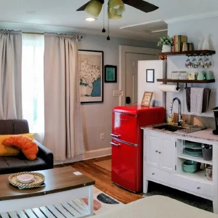 Poolhouse studio, historic neighborhood