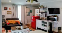 Poolhouse studio, historic neighborhood - 4-Star