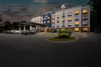 Comfort Suites New Bern Near Cherry Point - parking
