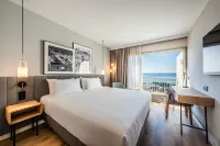 Radisson Hotel Cannes Seaside - Pools
