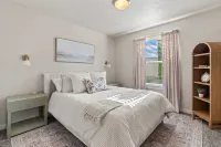 Spacious Nampa Retreat Near Pond • Sleeps 16 - Villas