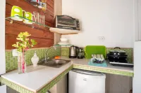 Peaceful Garden Guest House — 5 Minutes from SJO Airport - 2-Star