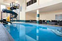 Four Points by Sheraton Hotel & Suites Calgary West - Spa