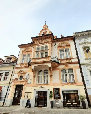 Downtown Bratislava B&B - Parvekkeita