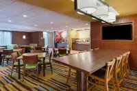 Fairfield Inn & Suites Abingdon - parking
