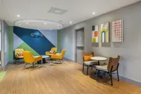 Spark by Hilton Atlanta Airport South College Park - 2-Star