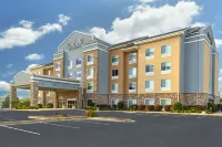 Fairfield Inn & Suites Commerce - parking