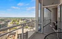 Placemakr Premier SoBro - Scenic