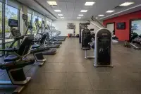 長灘機場歡朋飯店 - 健身房