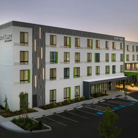 Courtyard Portland East