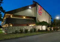 Red Roof Inn Fairmont - Motels