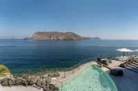 Therasia Resort Sea and Spa - the Leading Hotels of the World - Pools