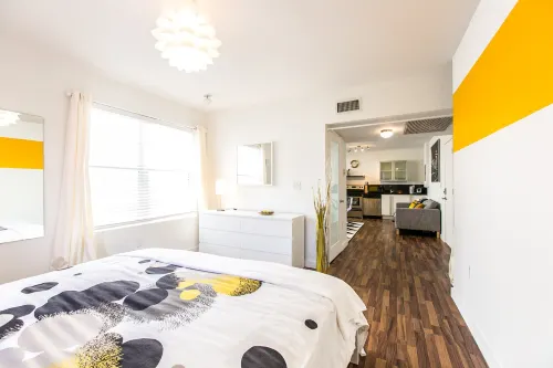 South Beach 1BR on Washington Ave · 5 Min to Sand - Condos