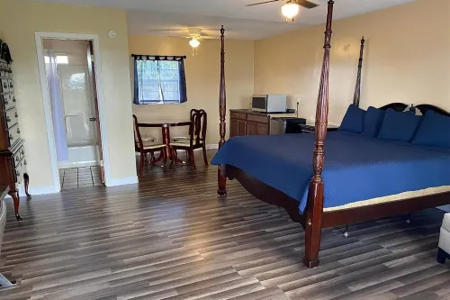 Budget Inn - 2-Star