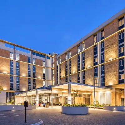 Onomo Hotel Durban Отели рядом с достопримечательностью «Футбольный стадион «Мозес Мабида»»