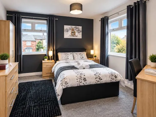Cathays 6Br Gem: New, Hot Tub, City Close - อ่างจากุชชี่
