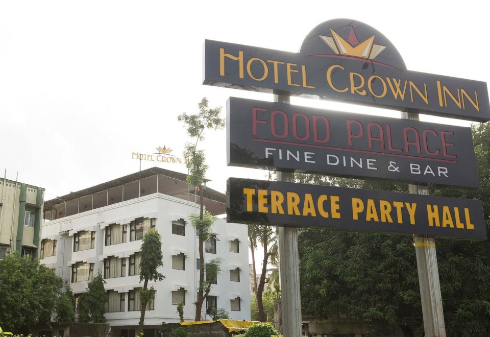 Hotel Crown Inn 객실