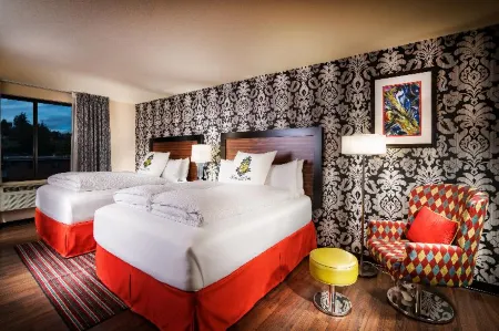 Staypineapple, the Maxwell Hotel, Seattle Center Seattle