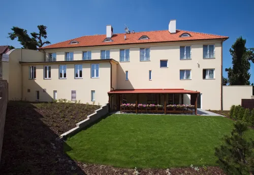 Dolce Villa Hotels in Horomerice