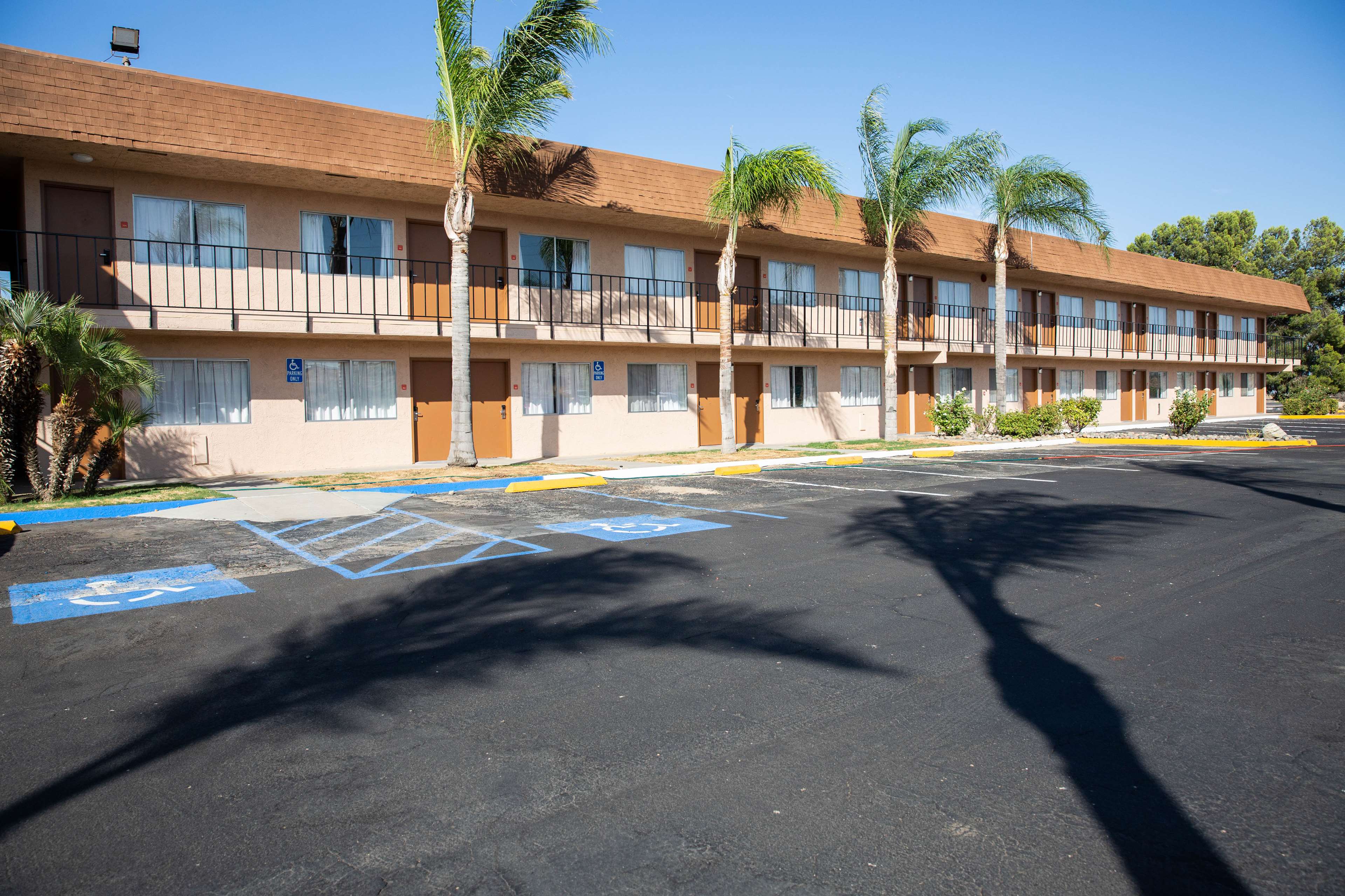 SureStay Hotel by Best Western Buttonwillow