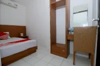Super OYO 1678 Jati Exclusive Homestay Hotels in Ratu Samban