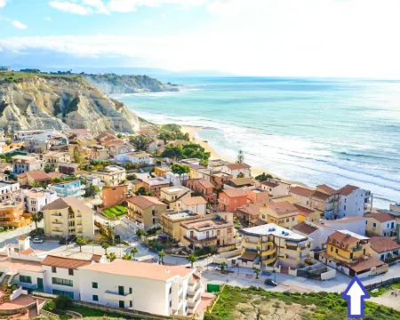 Apartment Close to the Scala Dei Turchi Beach Hotels in Realmonte