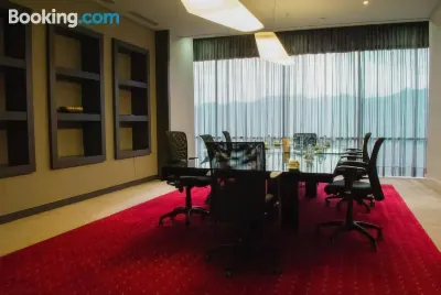 Hesperia WTC Valencia Hoteles cerca de Centro Sambil Valencia